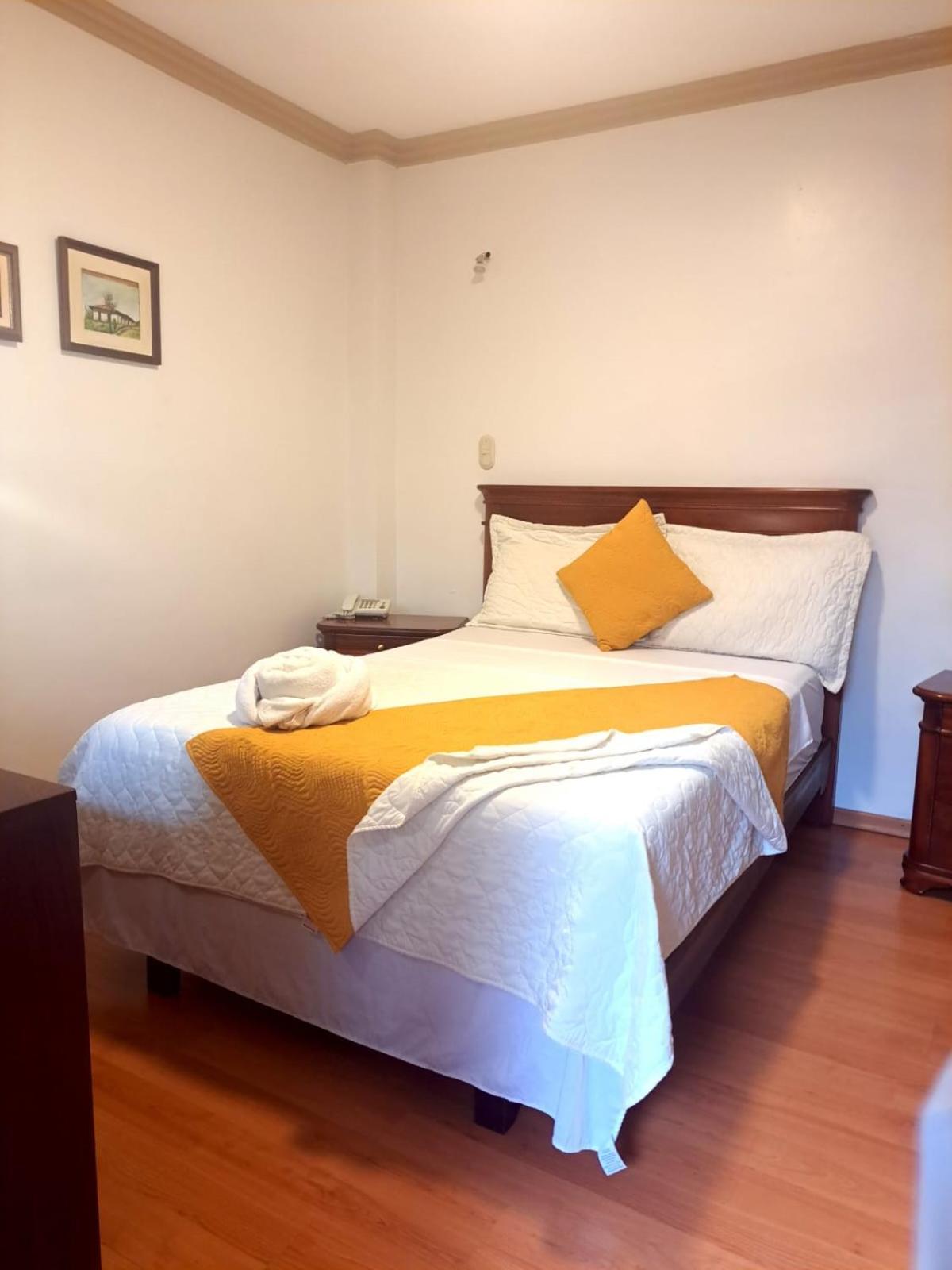 Hotel Coronel Cuenca Buitenkant foto